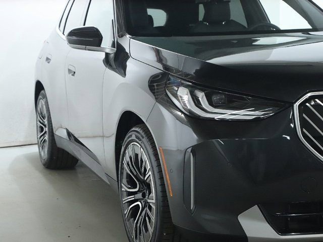 Certified 2025 BMW X3 xDrive30i w/ Premium Package image 9