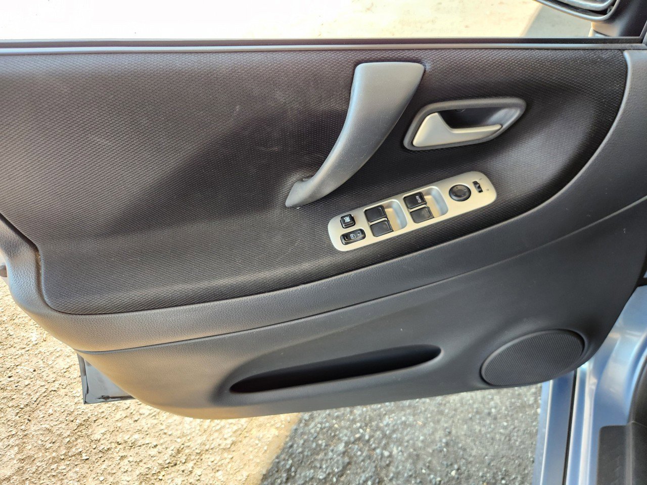 Used 2006 Suzuki Aerio SX image 12