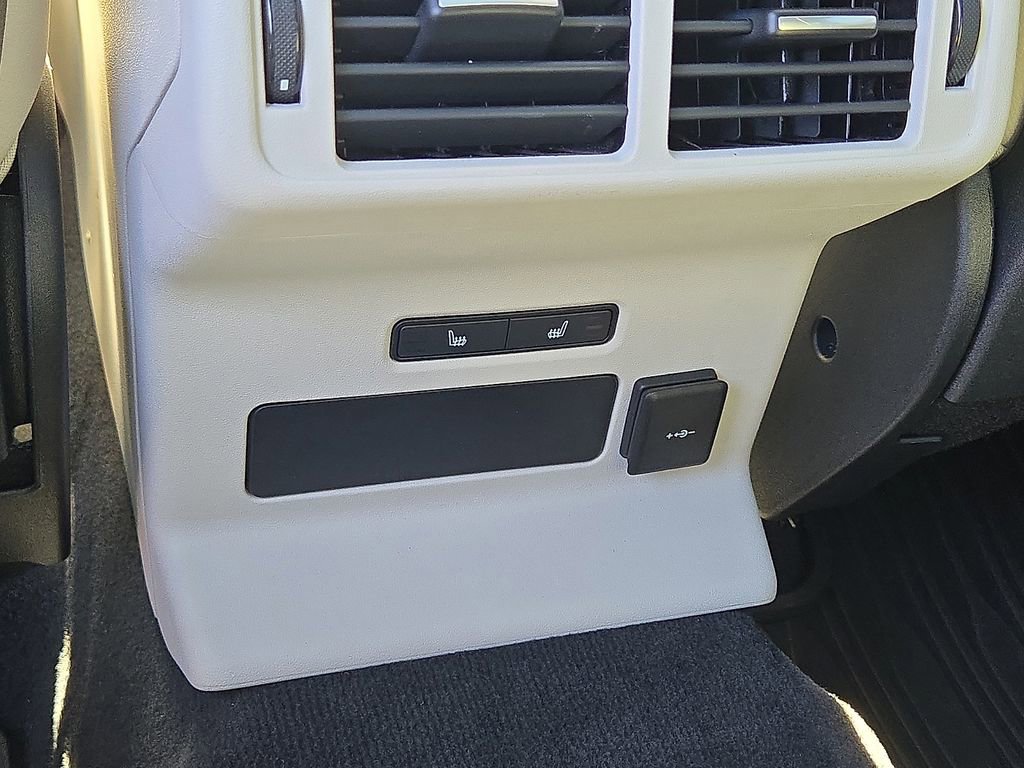 Used 2023 Land Rover Range Rover Velar R-Dynamic S image 16