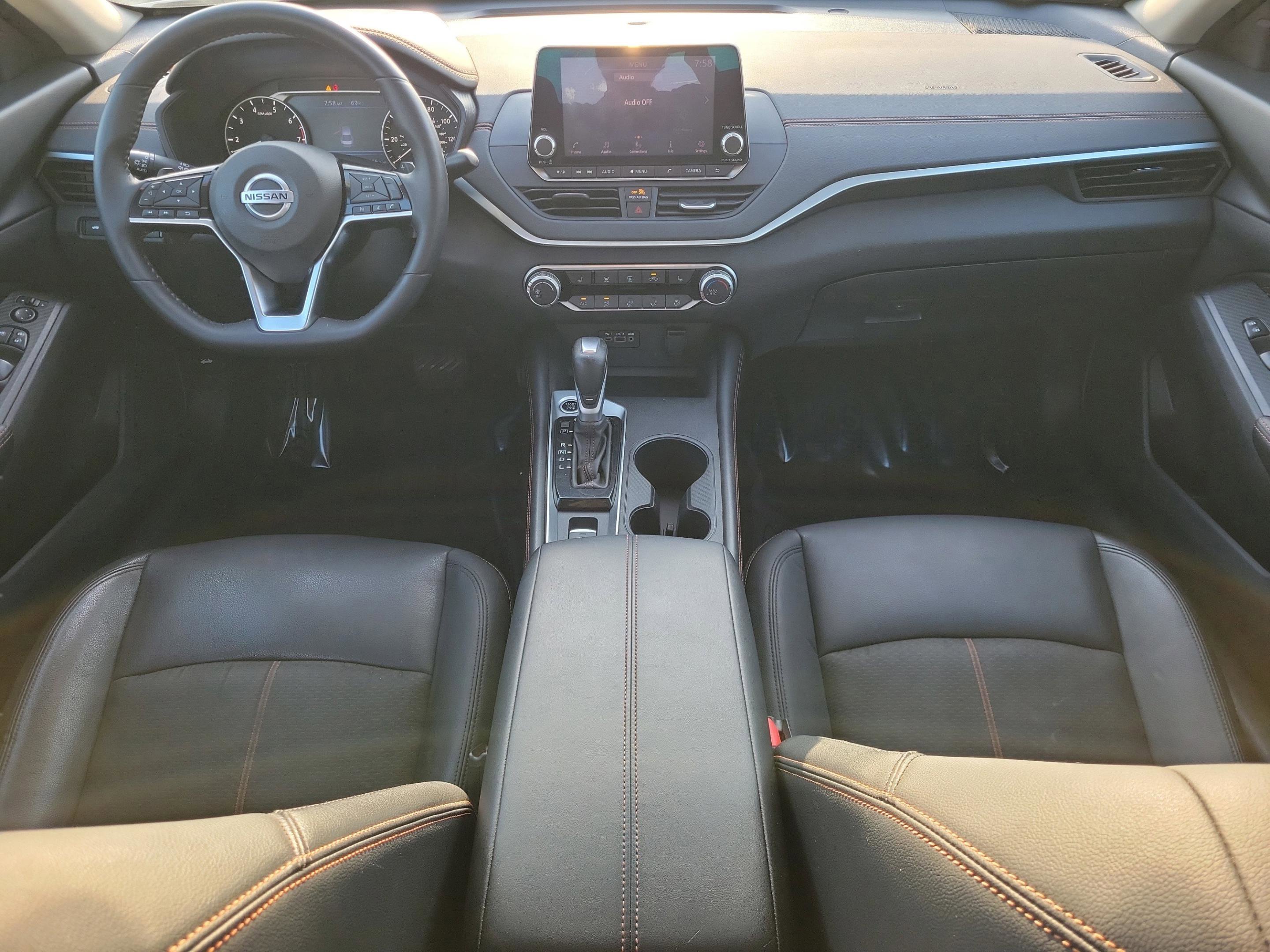 Used 2019 Nissan Altima 2.5 SR w/ SR Premium Package image 16