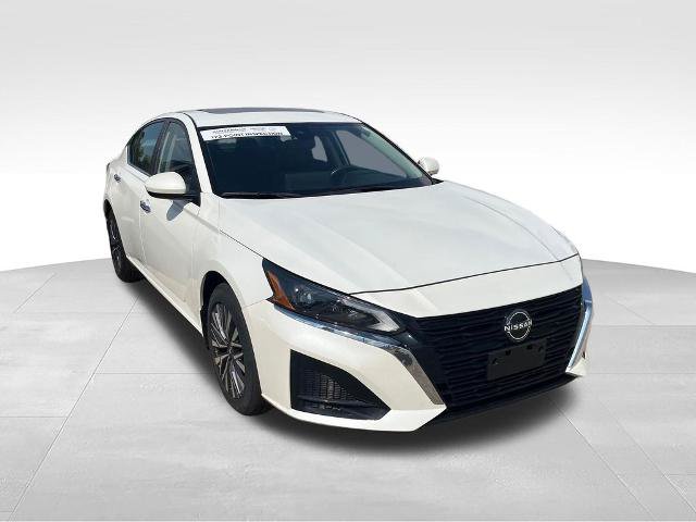 Certified 2023 Nissan Altima 2.5 SV w/ SV Premium Package AWD/4WD image 7