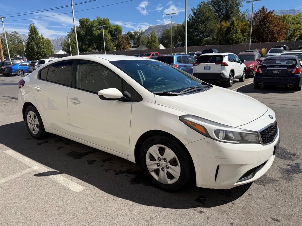 Used 2017 Kia Forte LX FWD image 4