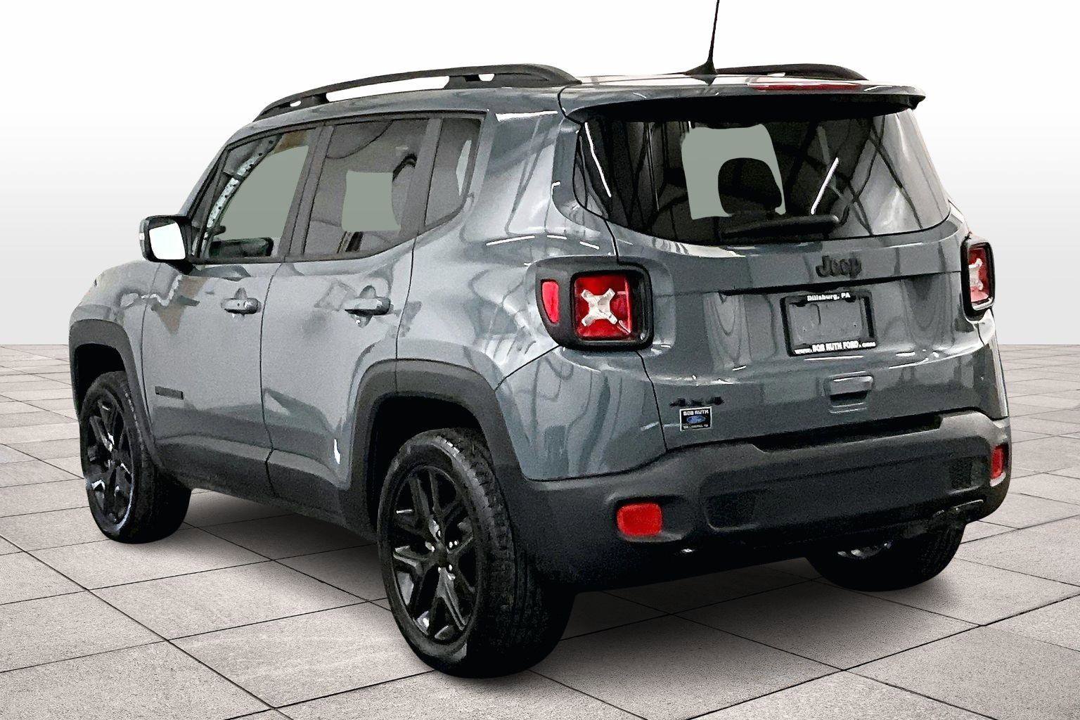 Used 2018 Jeep Renegade Altitude image 10