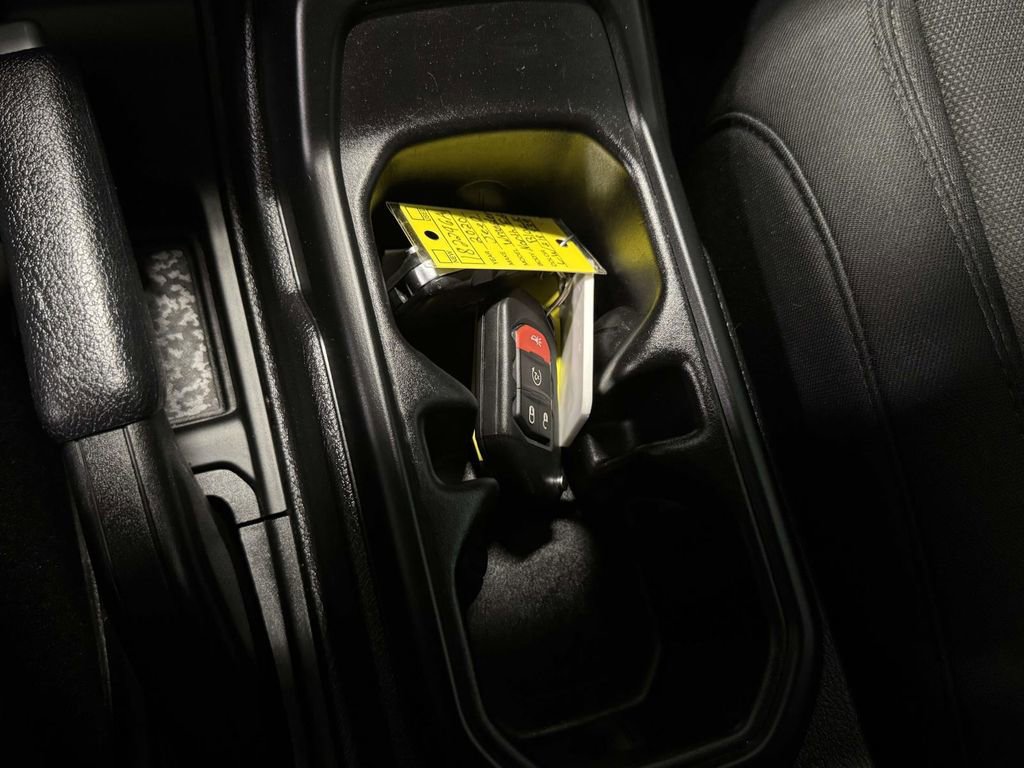 Used 2020 Jeep Wrangler Unlimited Sahara AWD/4WD image 28
