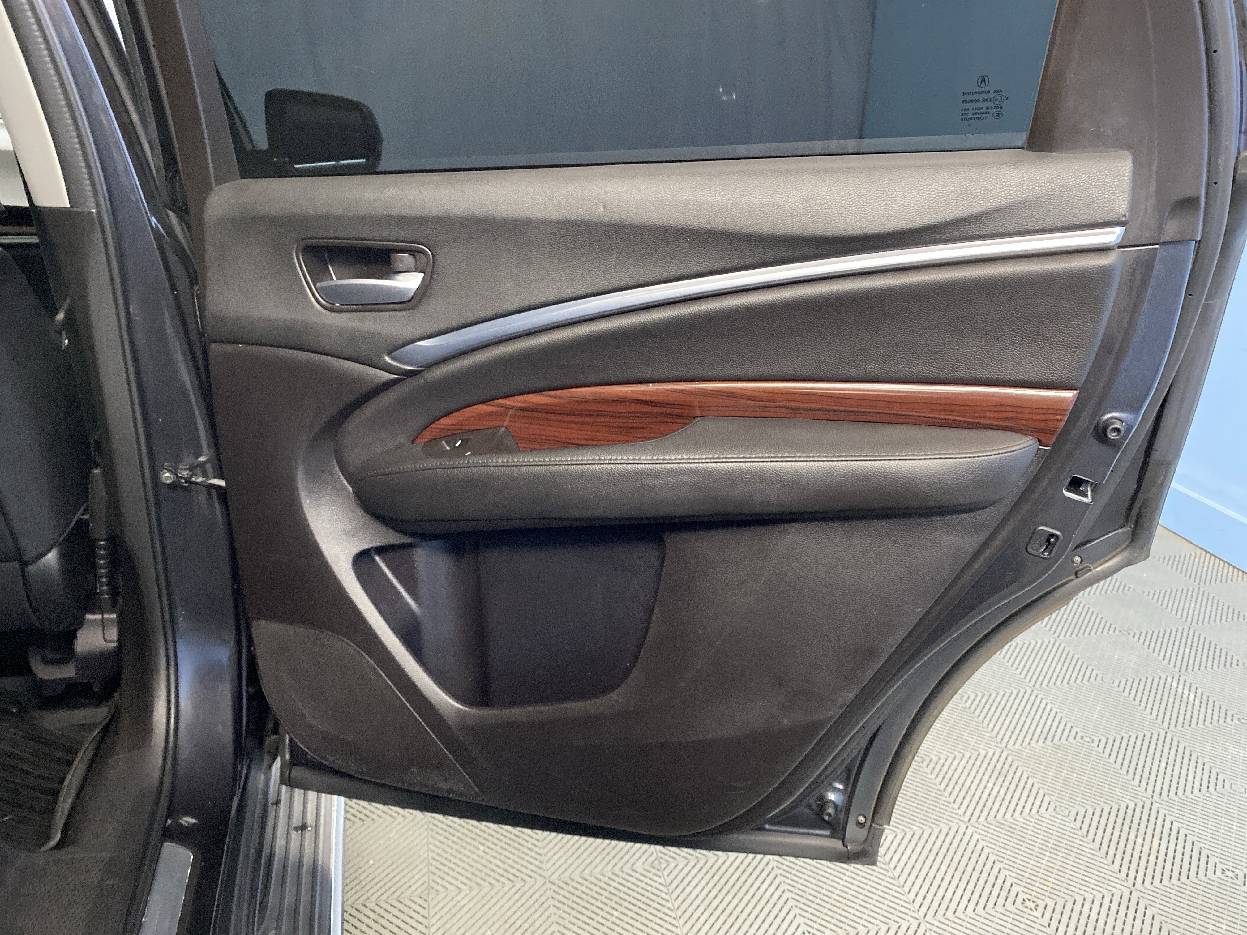 Used 2015 Acura MDX SH-AWD w/ Technology Package image 37