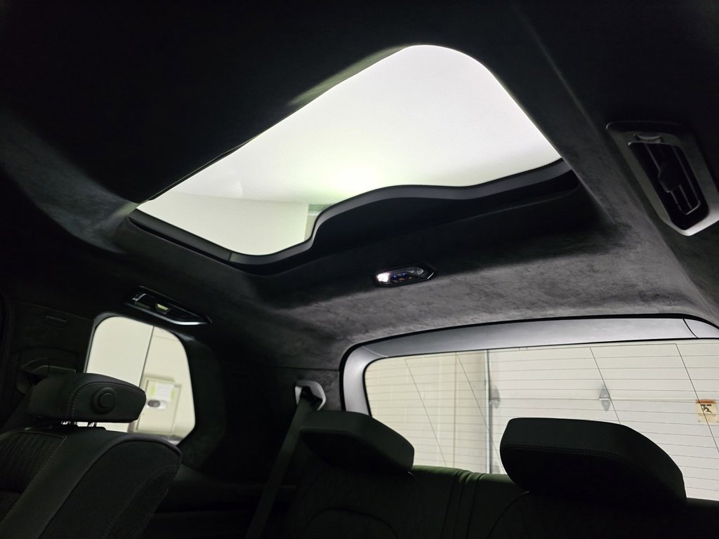 Certified 2024 BMW X7 M60i w/ Executive Package image 15