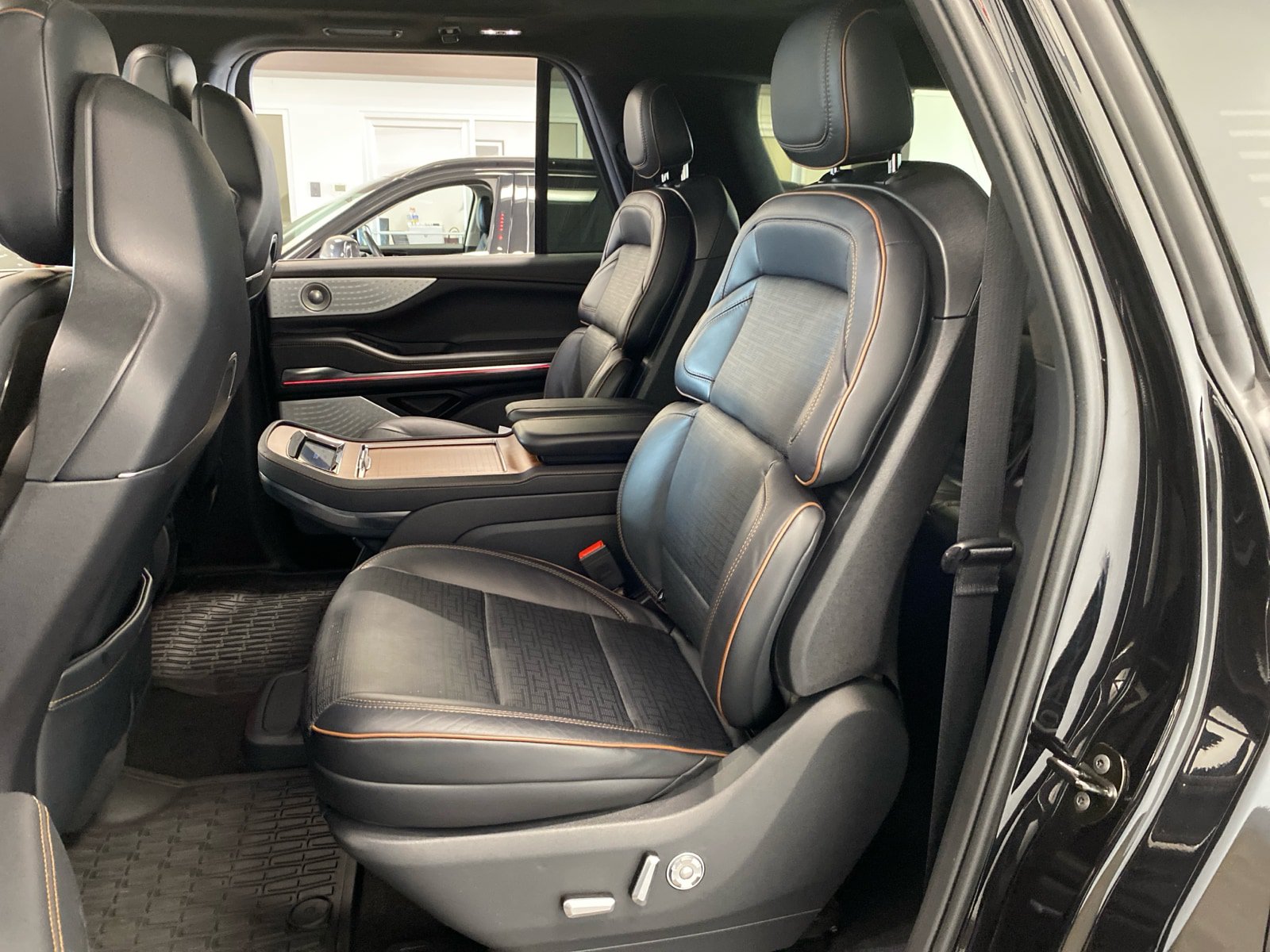 Certified 2026 Lincoln Navigator L Black Label AWD/4WD image 12