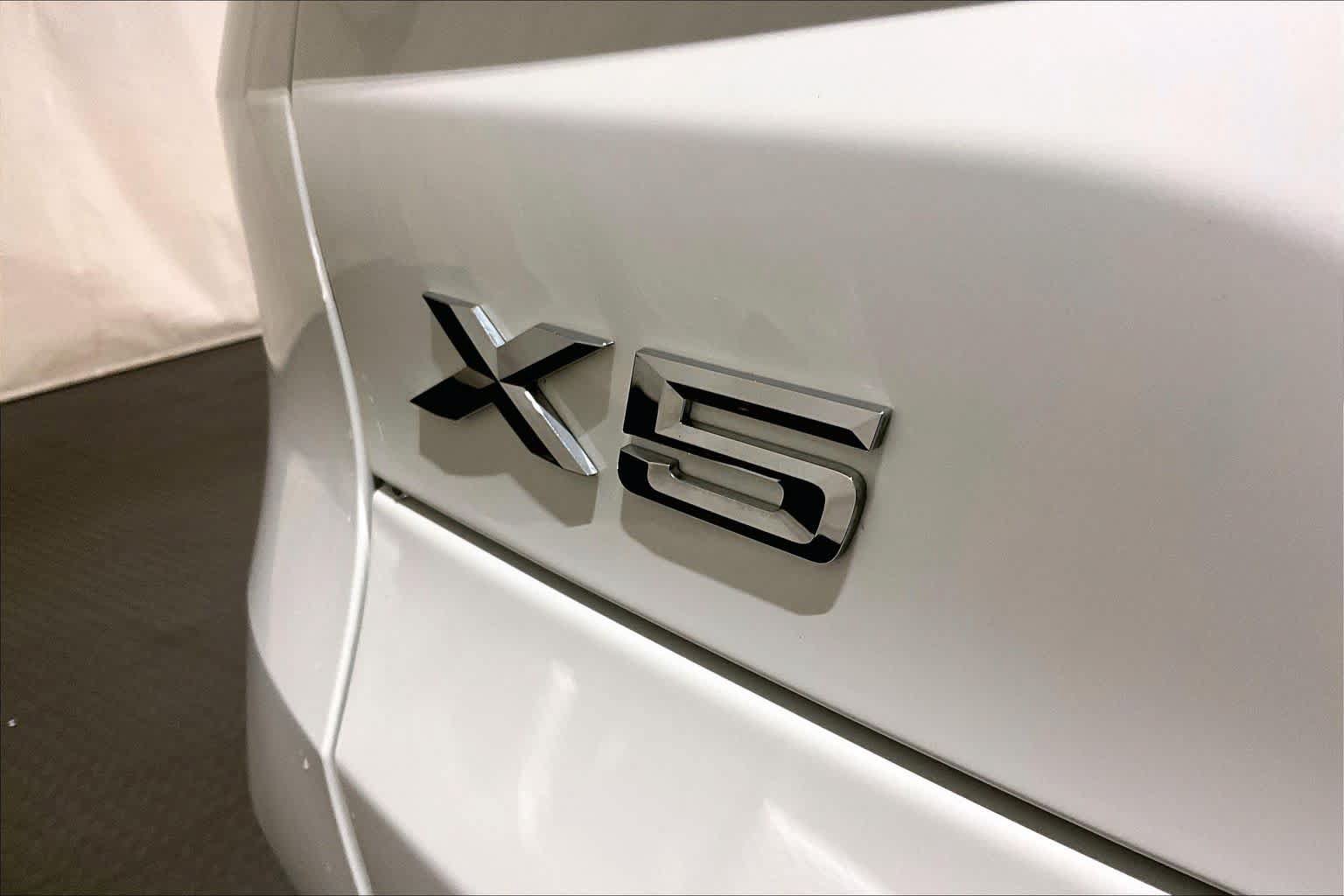 Certified 2024 BMW X5 xDrive40i w/ Premium Package AWD/4WD image 9