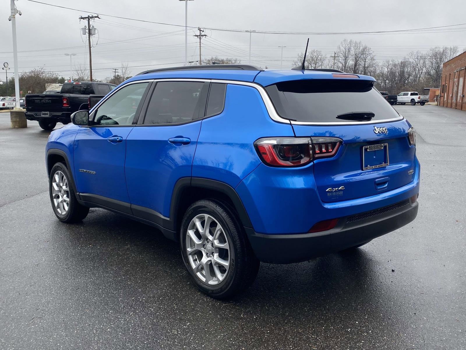 Used 2023 Jeep Compass Latitude w/ Sun and Sound Group image 5