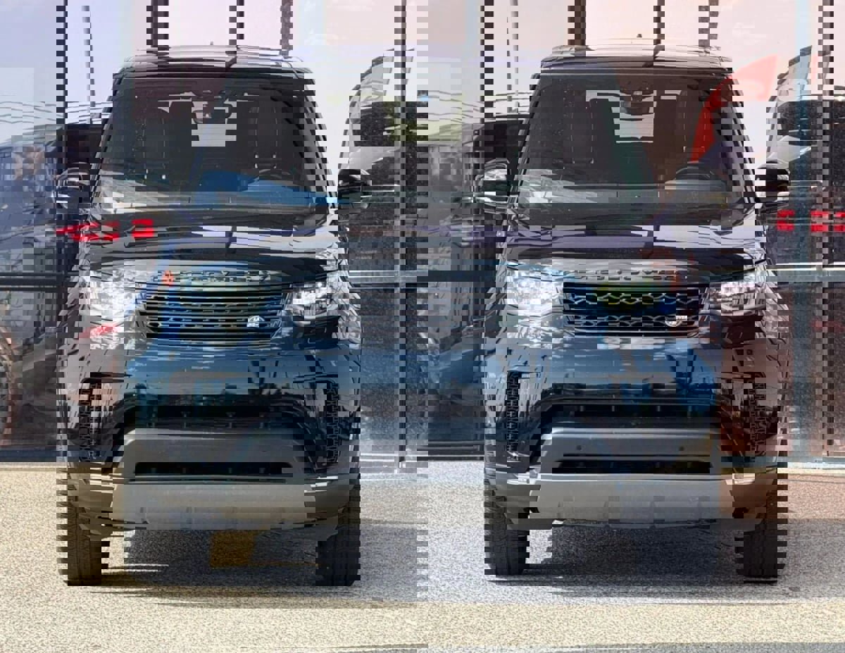 Used 2019 Land Rover Discovery HSE image 27