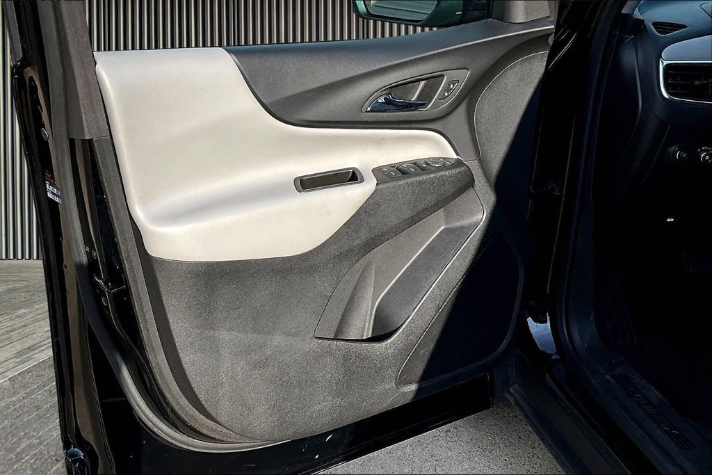 Used 2023 Chevrolet Equinox LT image 23