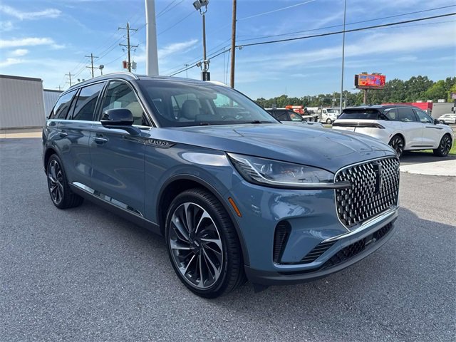 New 2025 Lincoln Aviator Reserve w/ Luxury Package image 3