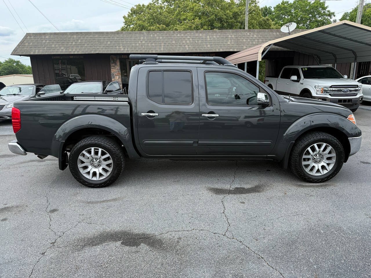 Used 2012 Nissan Frontier SL AWD/4WD image 3