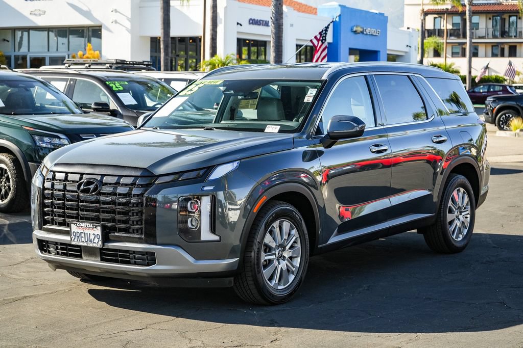 Used 2025 Hyundai Palisade SEL FWD image 3
