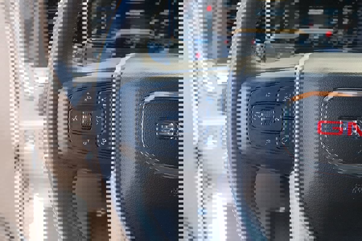 Used 2023 GMC Sierra 1500 Elevation image 16