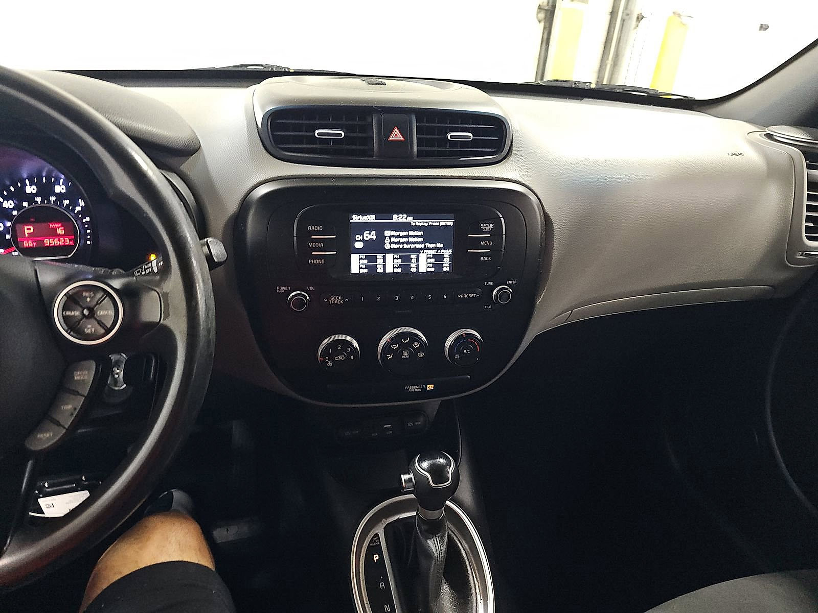 Certified 2017 Kia Soul FWD image 17