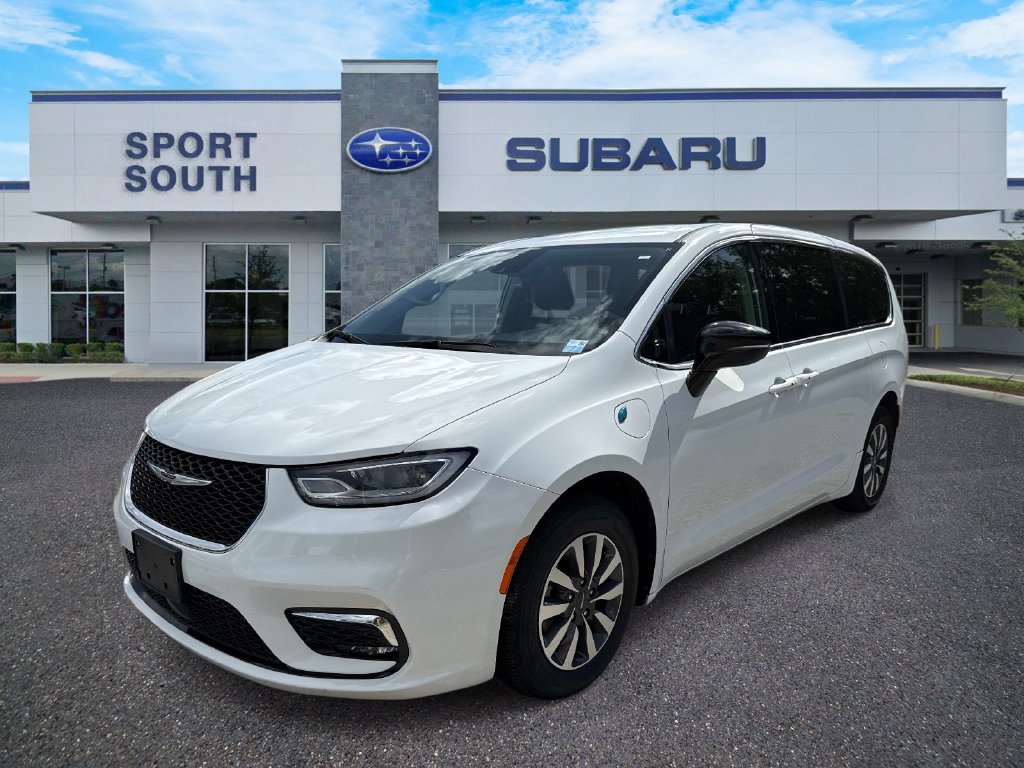Used 2024 Chrysler Pacifica Limited FWD image 8