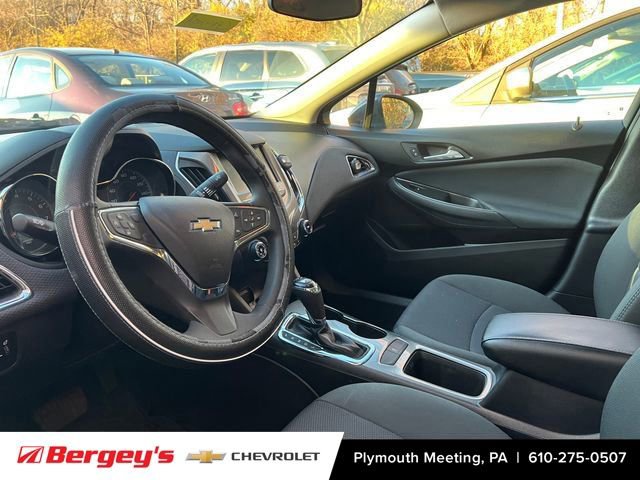 Certified 2017 Chevrolet Cruze LT w/ Convenience Package image 11