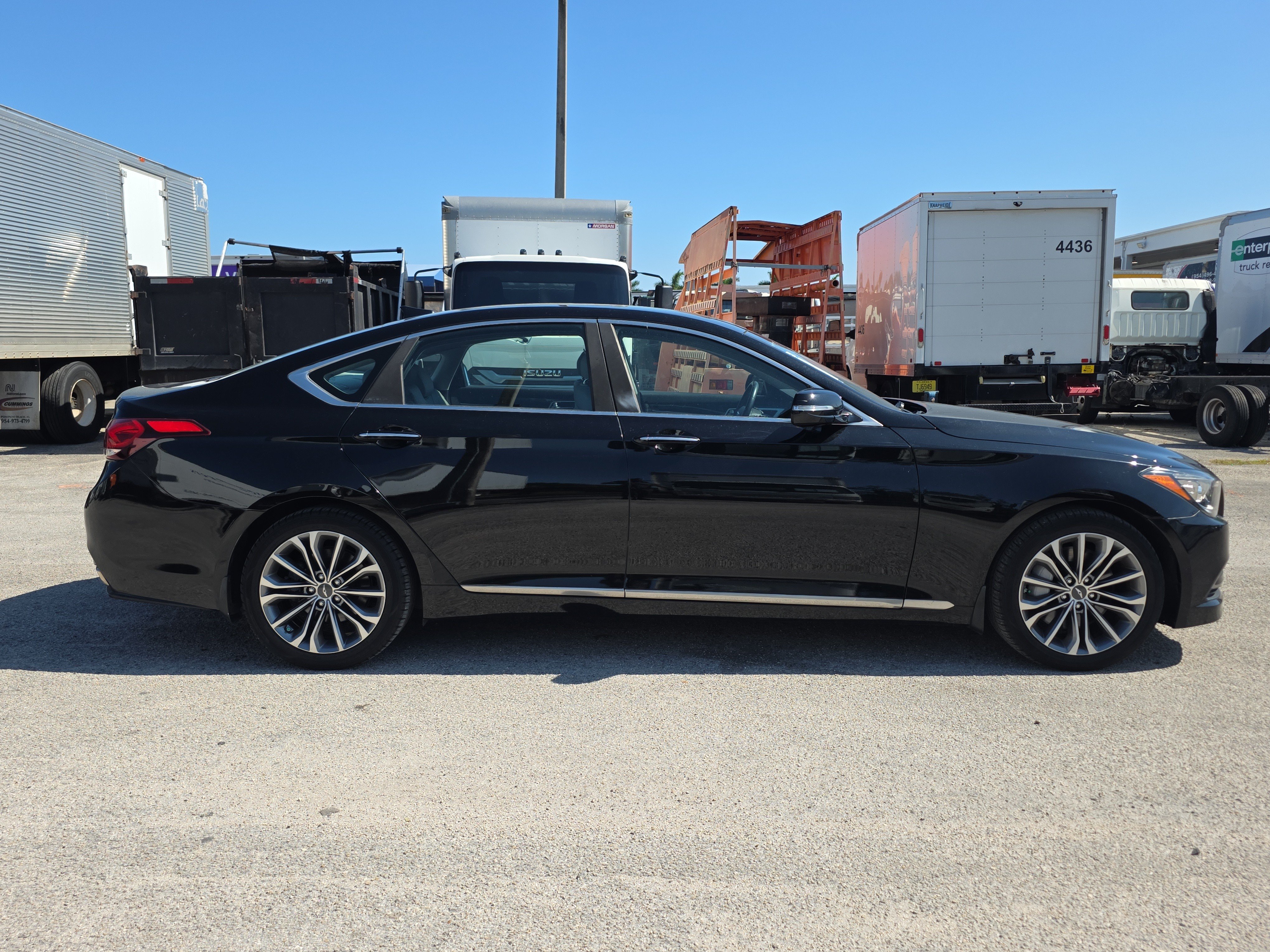 Used 2016 Hyundai Genesis 3.8 RWD image 8