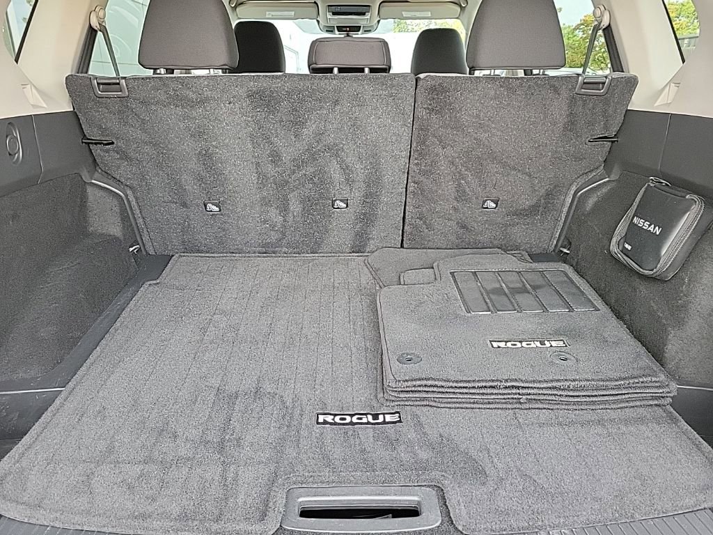 Certified 2022 Nissan Rogue SV image 22