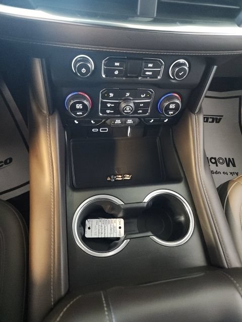 Certified 2024 Chevrolet Suburban LT AWD/4WD image 35