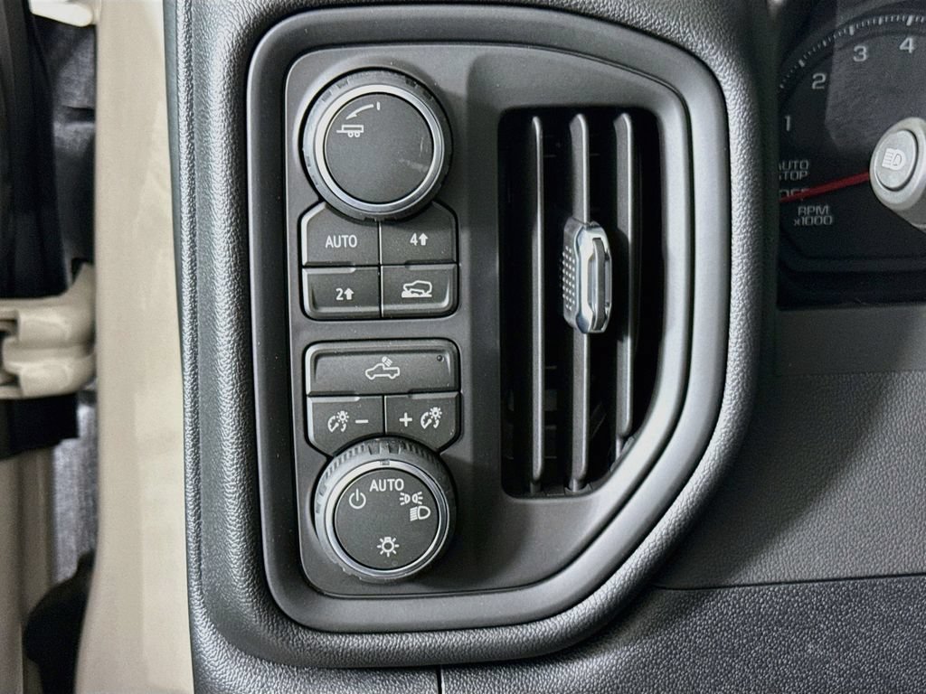 New 2026 Chevrolet Silverado 1500 Custom w/ Turbomax Blackout Package AWD/4WD image 10