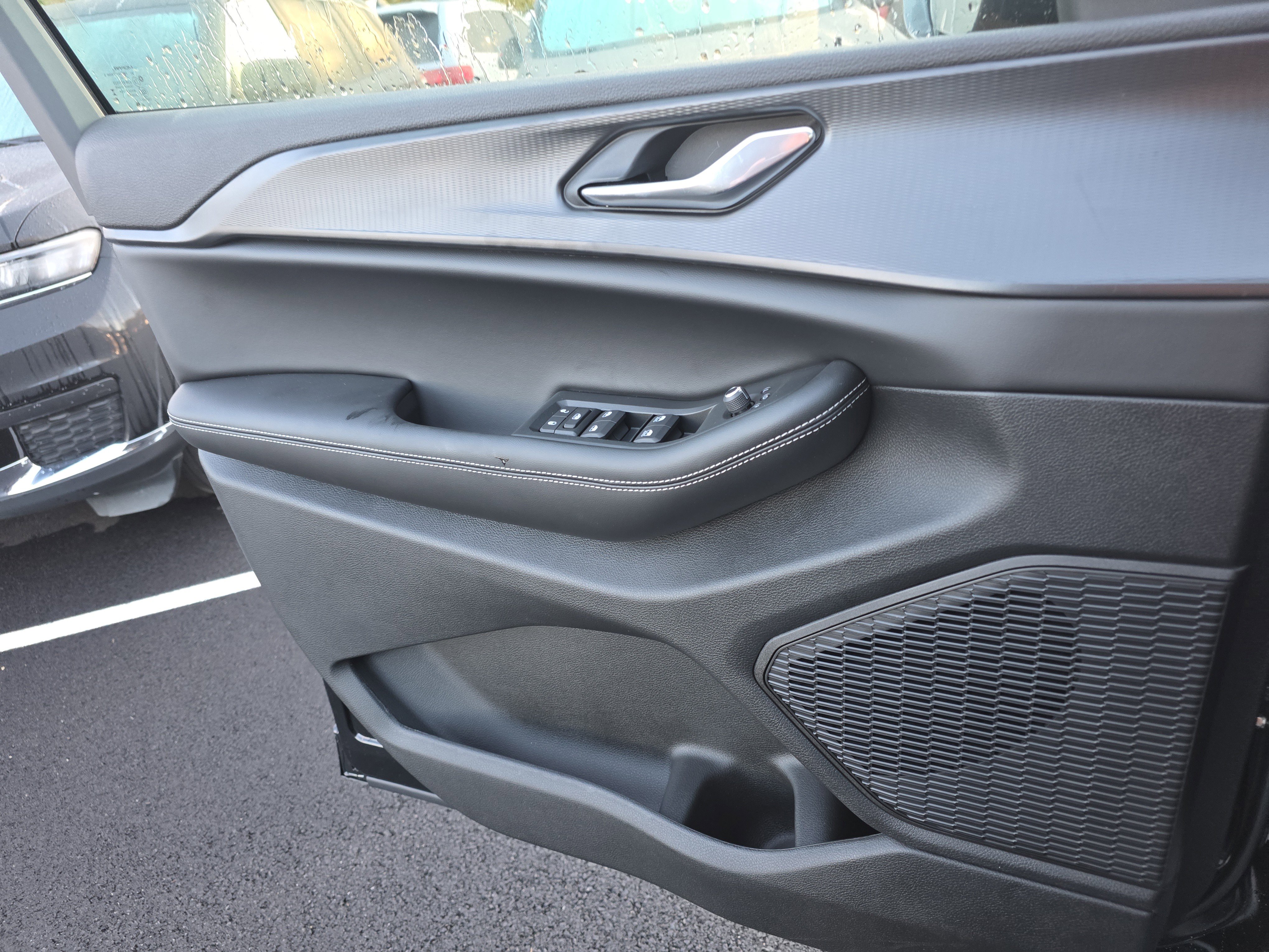 New 2025 Jeep Grand Cherokee Altitude image 13