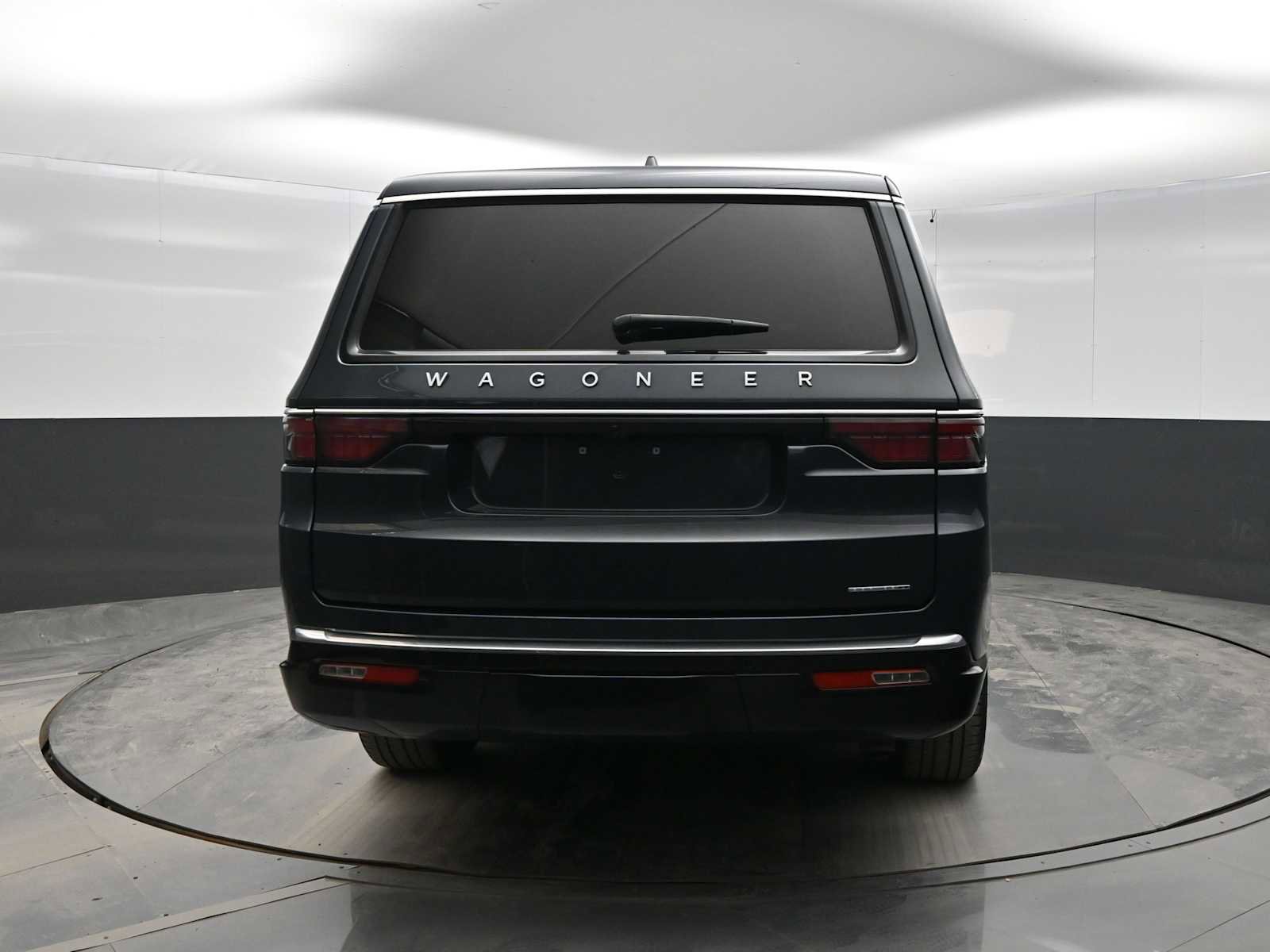 Used 2024 Jeep Wagoneer L Series II w/ Flexible Seating Group image 6