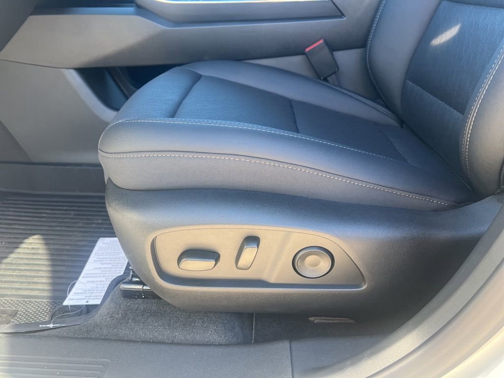 New 2026 Chevrolet Equinox LT w/ Convenience Package II image 18