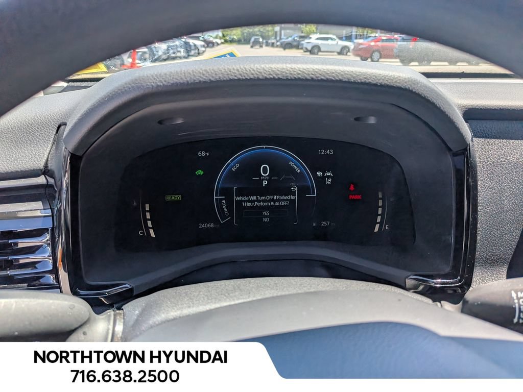 Used 2025 Toyota Camry LE AWD/4WD image 8