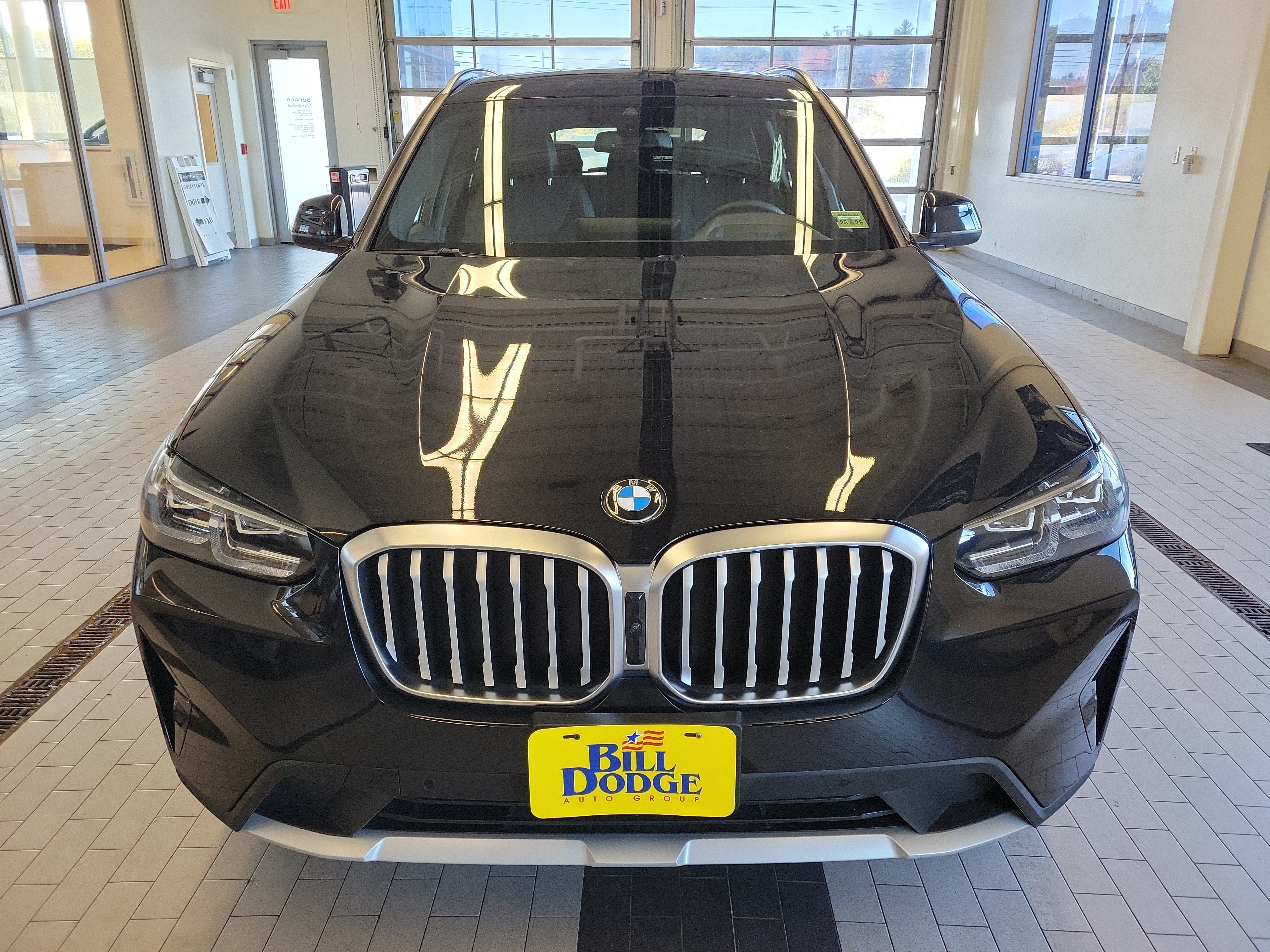 Used 2024 BMW X3 xDrive30i w/ Premium Package w/ZPA AWD/4WD image 2