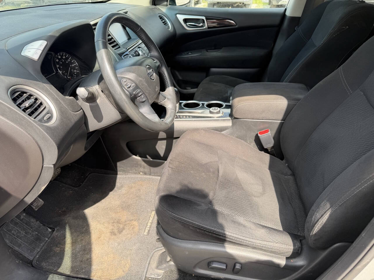 Used 2016 Nissan Pathfinder SV AWD/4WD image 14