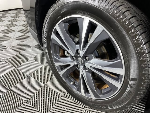 Used 2020 Nissan Pathfinder Platinum FWD image 13