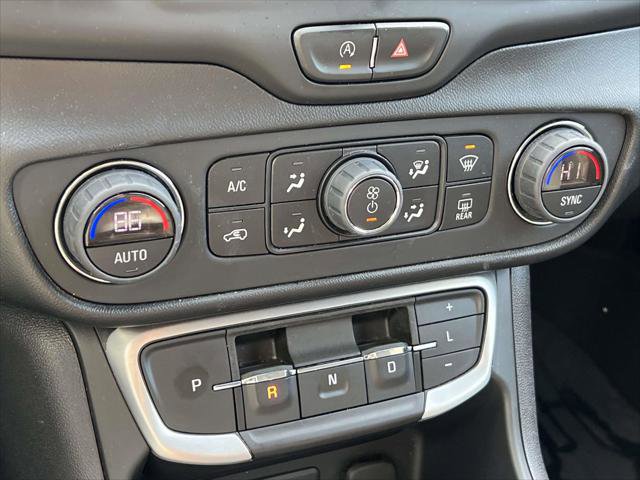 Used 2022 GMC Terrain SLE w/ Driver Convenience Package image 28
