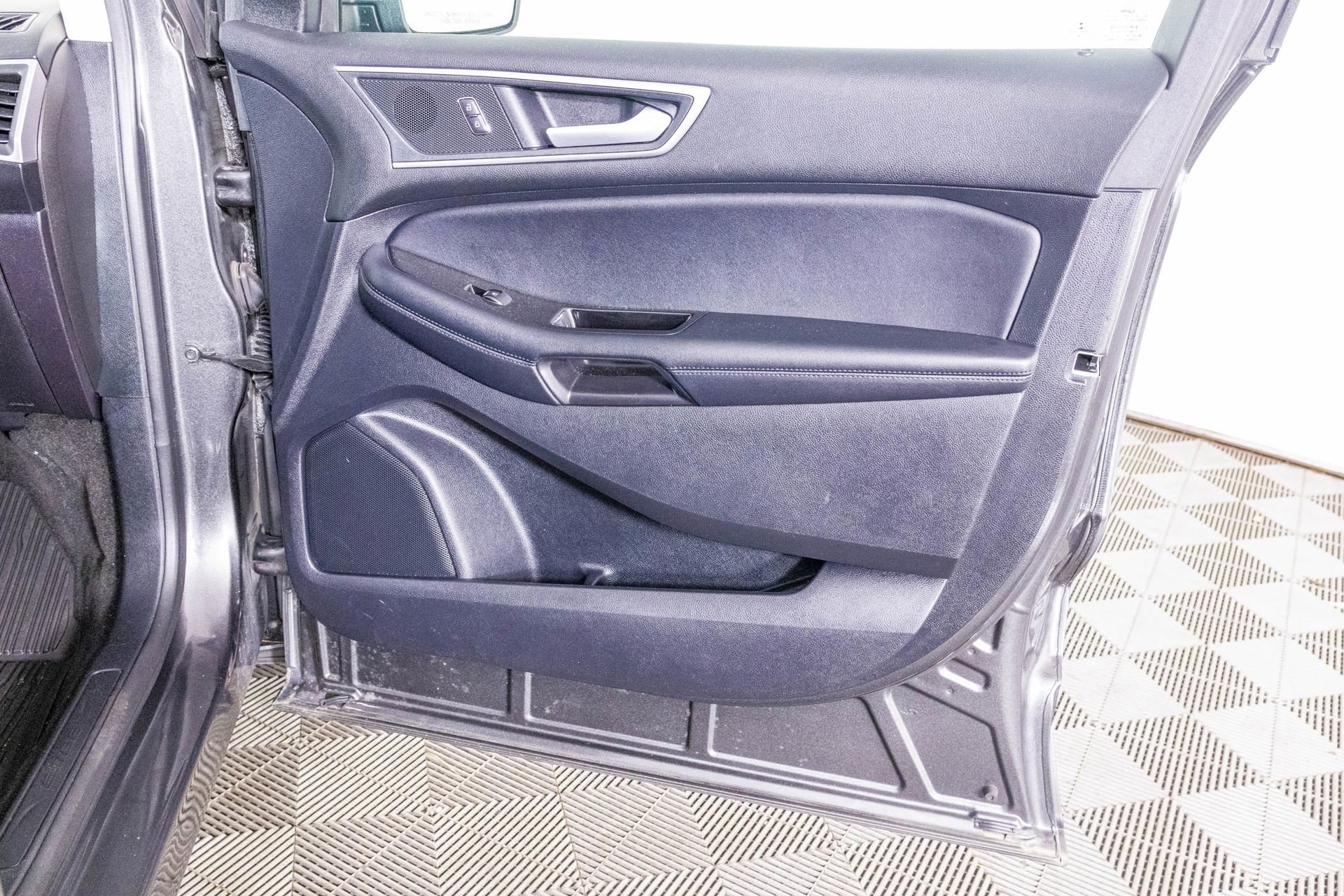 Used 2018 Ford Edge SEL w/ Equipment Group 201A image 36