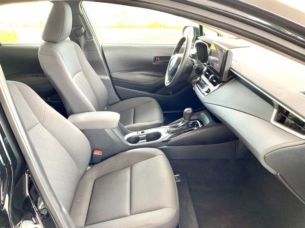 Used 2024 Toyota Corolla LE FWD image 27