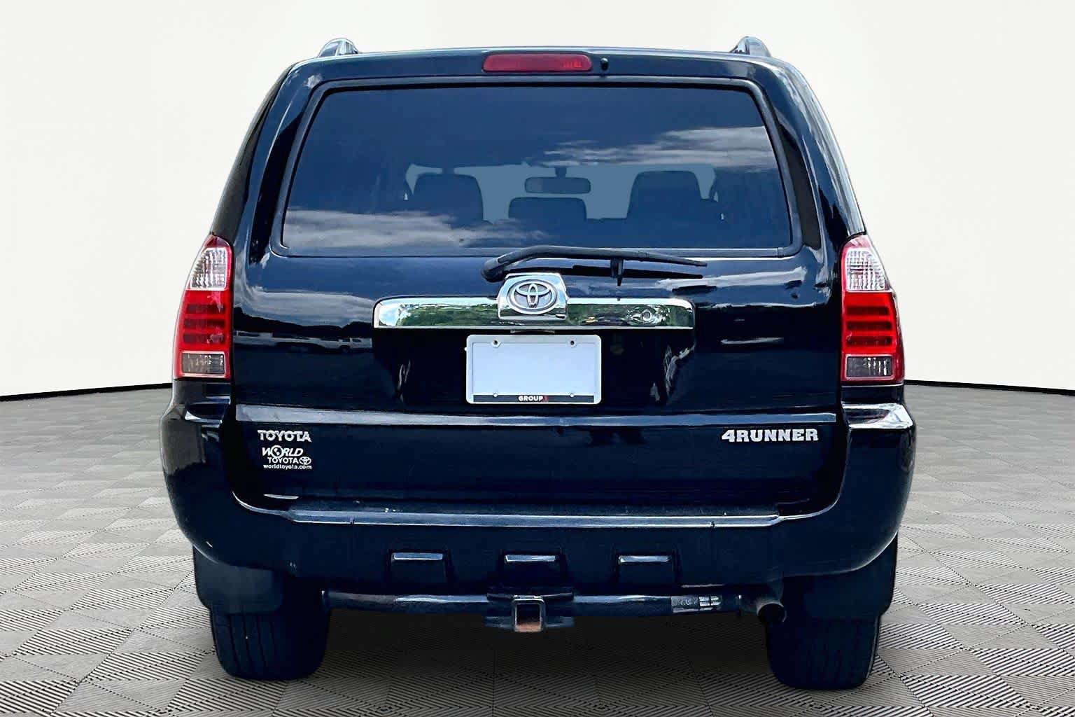Used 2008 Toyota 4Runner SR5 RWD image 4