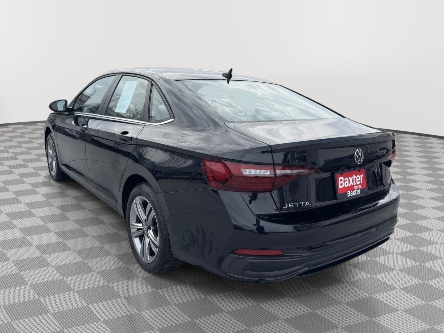 Used 2022 Volkswagen Jetta SE image 11