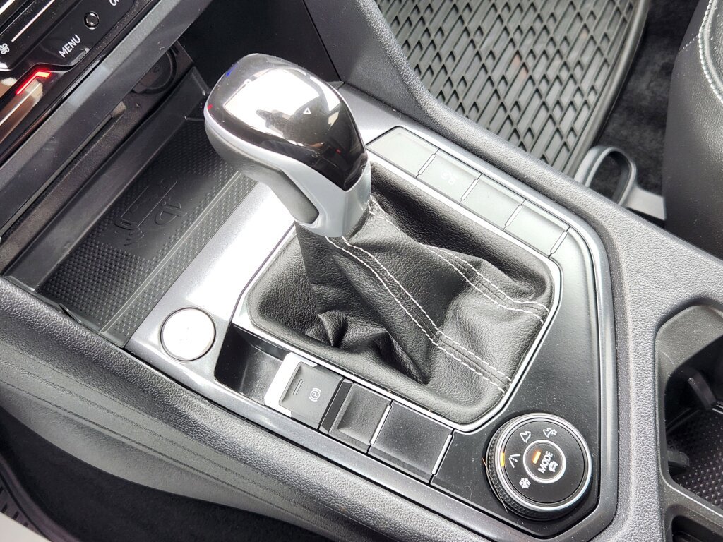 Used 2024 Volkswagen Tiguan SE image 22