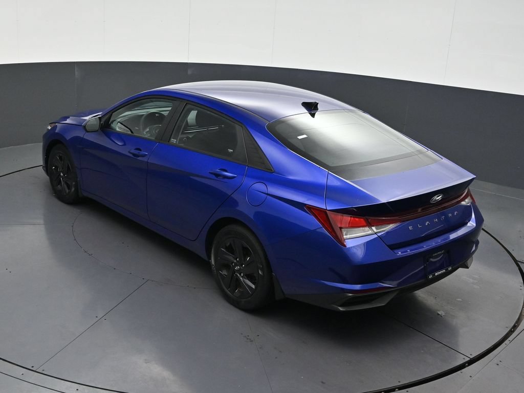 Used 2023 Hyundai Elantra SEL FWD image 17