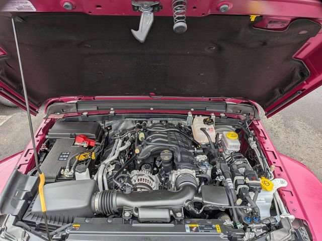 Certified 2024 Jeep Wrangler Sahara w/ Dual Top Group image 30