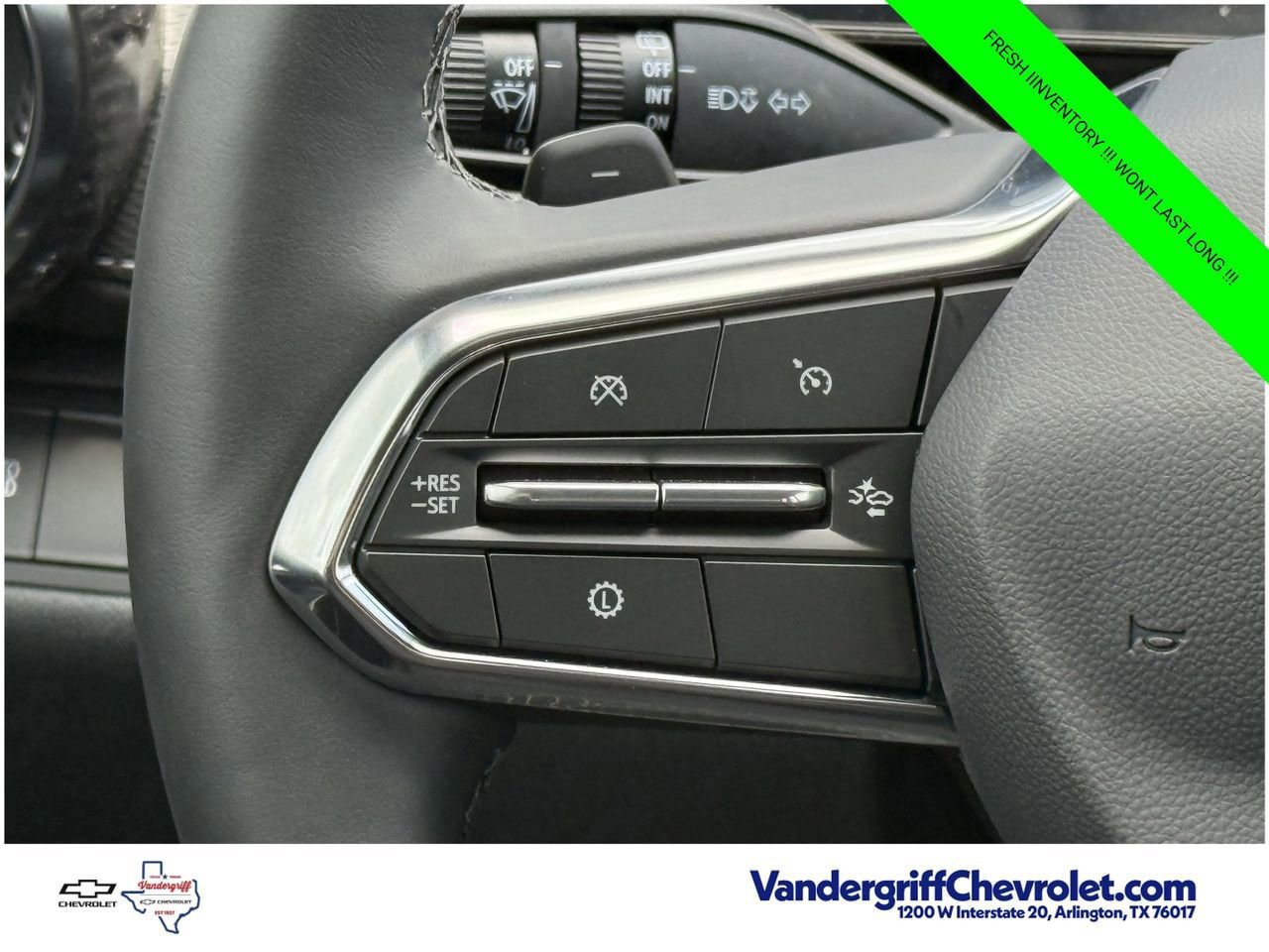 New 2026 Chevrolet Equinox LT w/ Safety and Technology Package FWD image 12