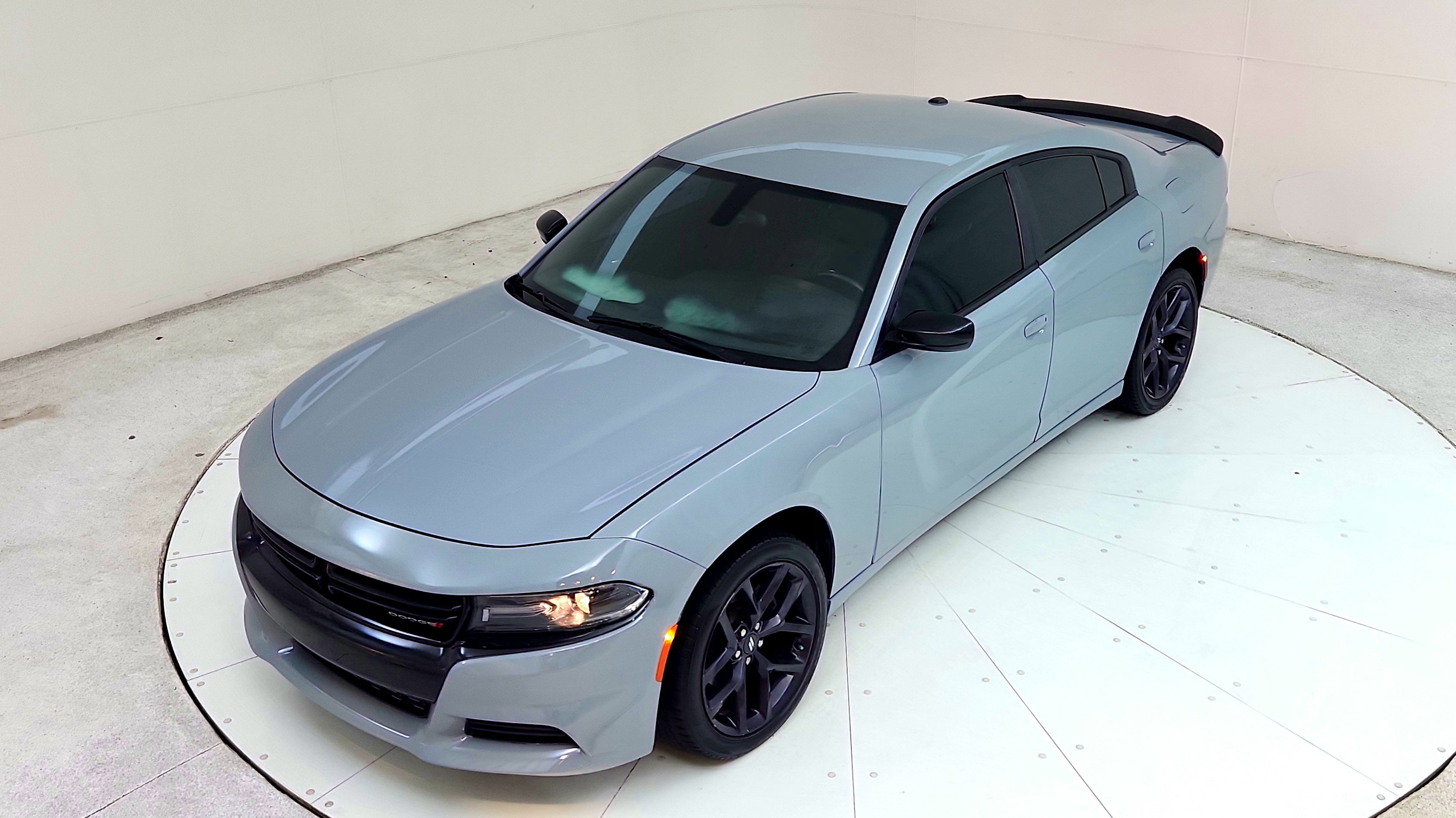 Used 2020 Dodge Charger SXT w/ Blacktop Package RWD image 14
