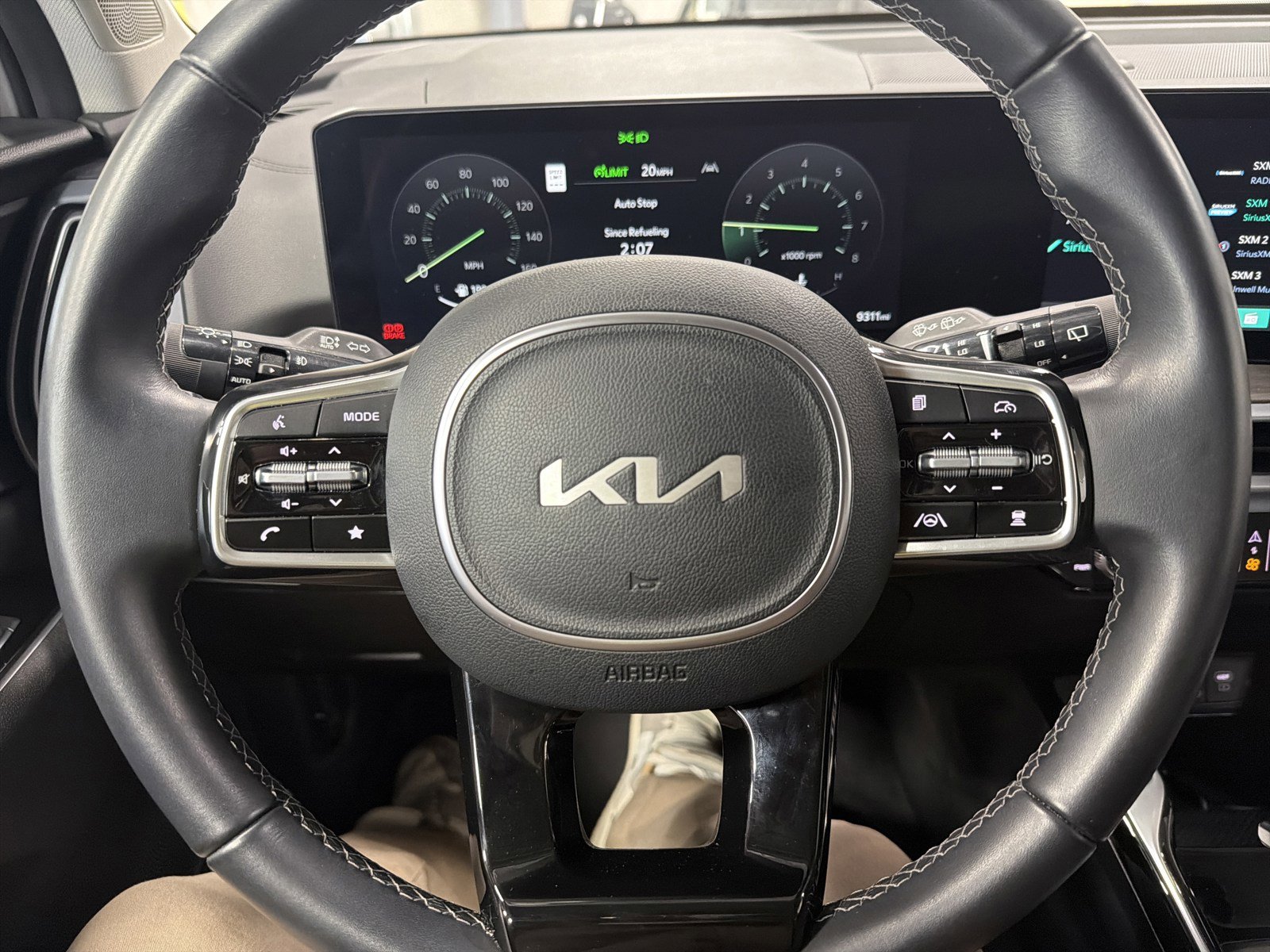 Used 2025 Kia Sorento SX image 22