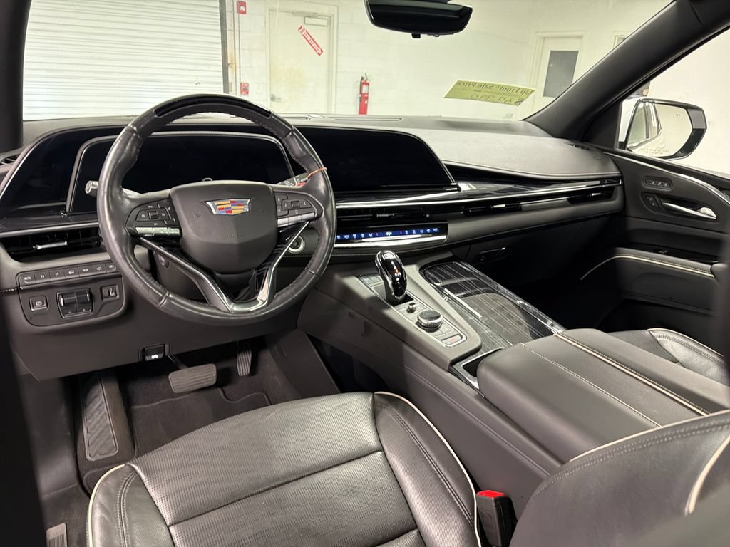 Used 2023 Cadillac Escalade Sport w/ LPO, ONYX Package AWD/4WD image 31