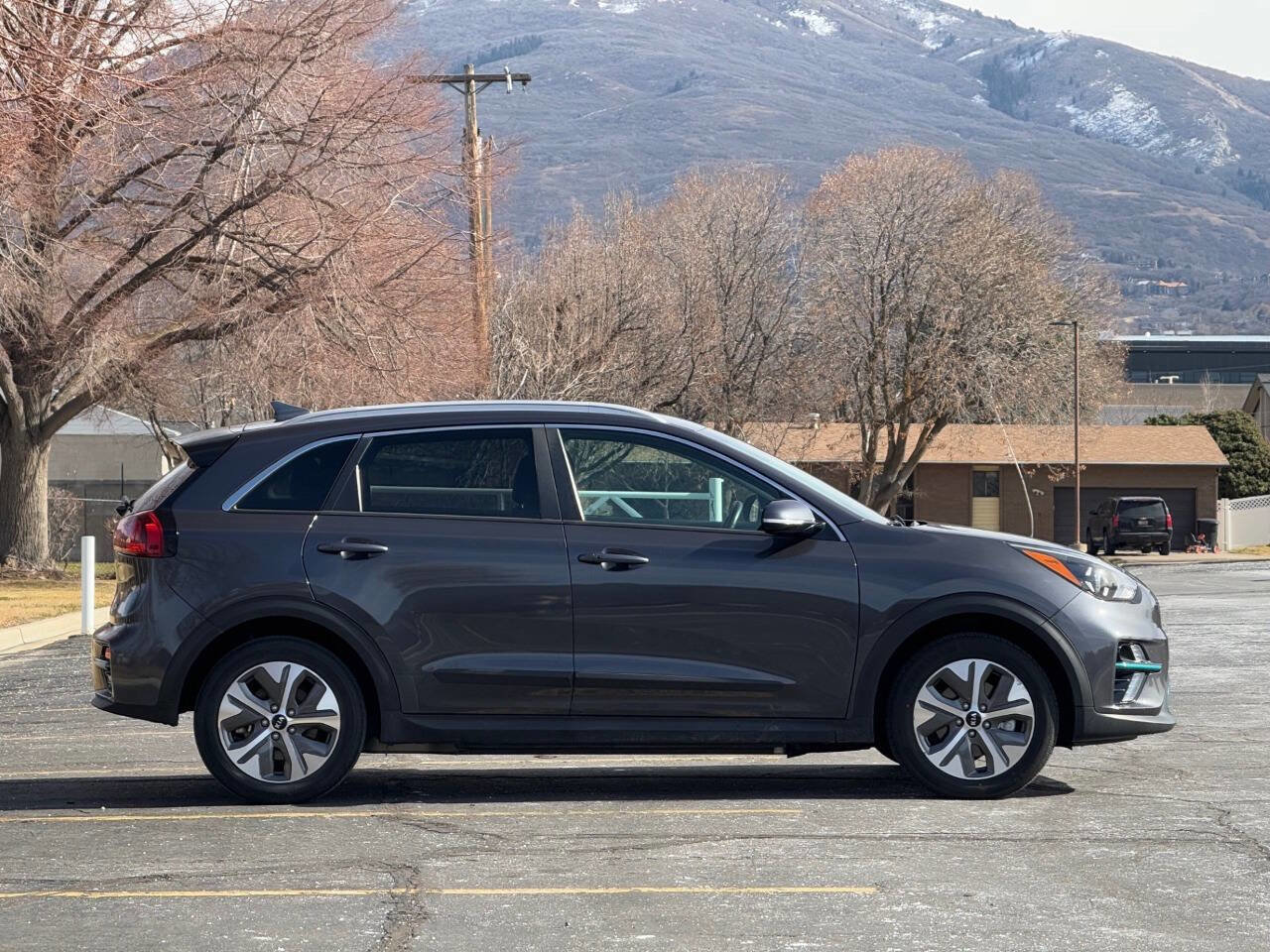 Used 2020 Kia Niro EX image 4