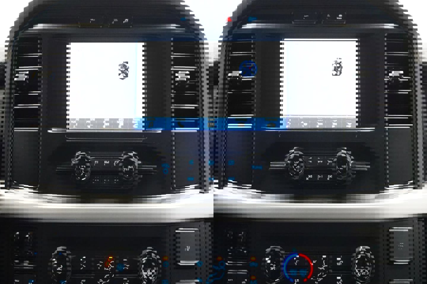 Used 2022 Ford F150 XL w/ Trailer Tow Package image 22