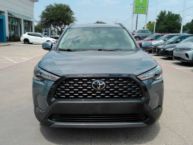 Used 2022 Toyota Corolla Cross LE w/ Black Badges Package (TMS) AWD/4WD image 2