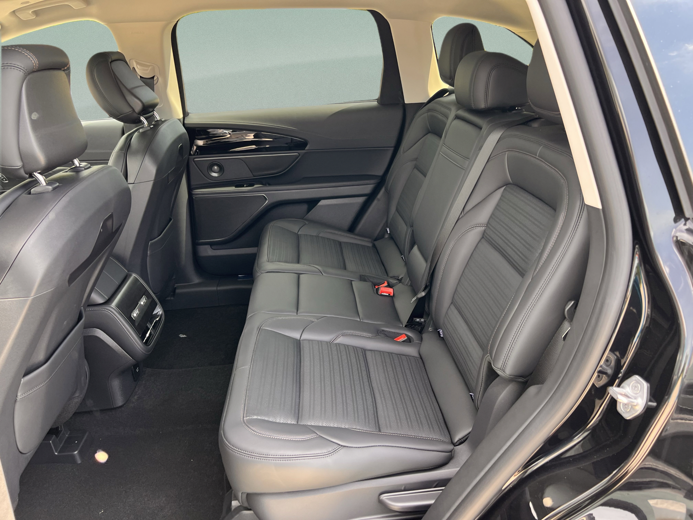 New 2026 Lincoln Nautilus Reserve AWD/4WD image 29