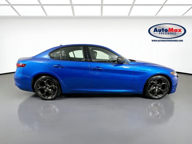 Used 2023 Alfa Romeo Giulia Estrema AWD/4WD image 8